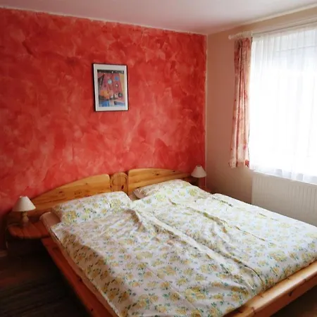 Haus Stamm, Am Wäldchen 1 Apartment *